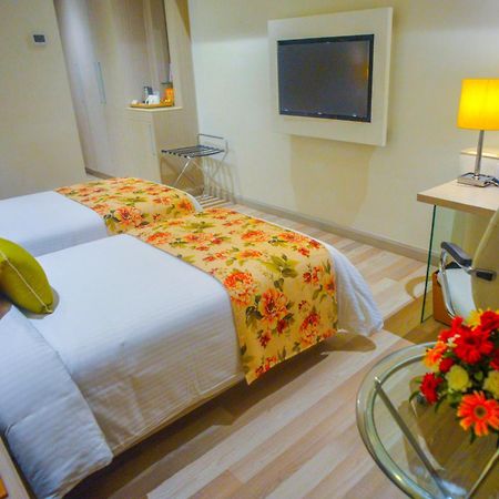 Efcee Sarovar Premiere Bhavnagar Extérieur photo