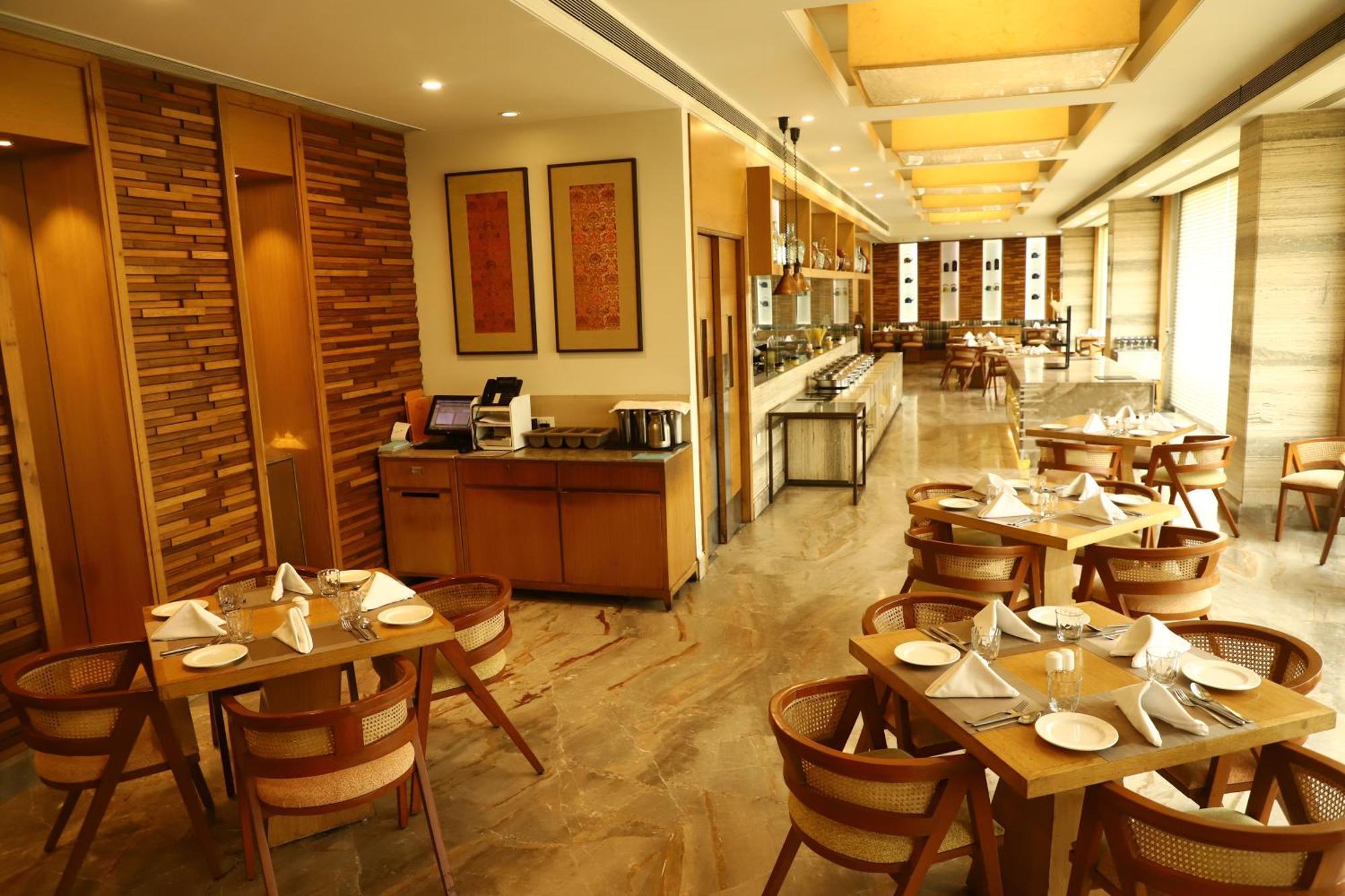 Efcee Sarovar Premiere Bhavnagar Extérieur photo
