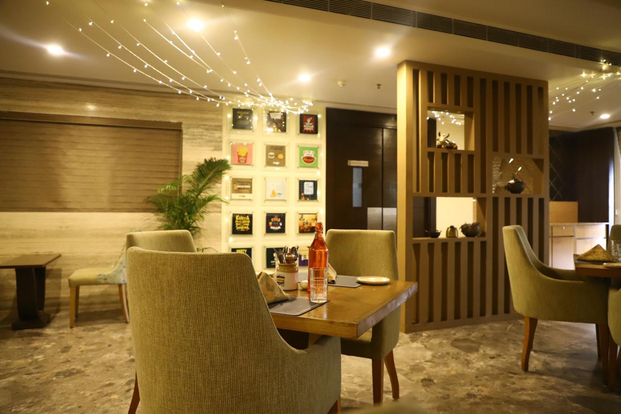 Efcee Sarovar Premiere Bhavnagar Extérieur photo