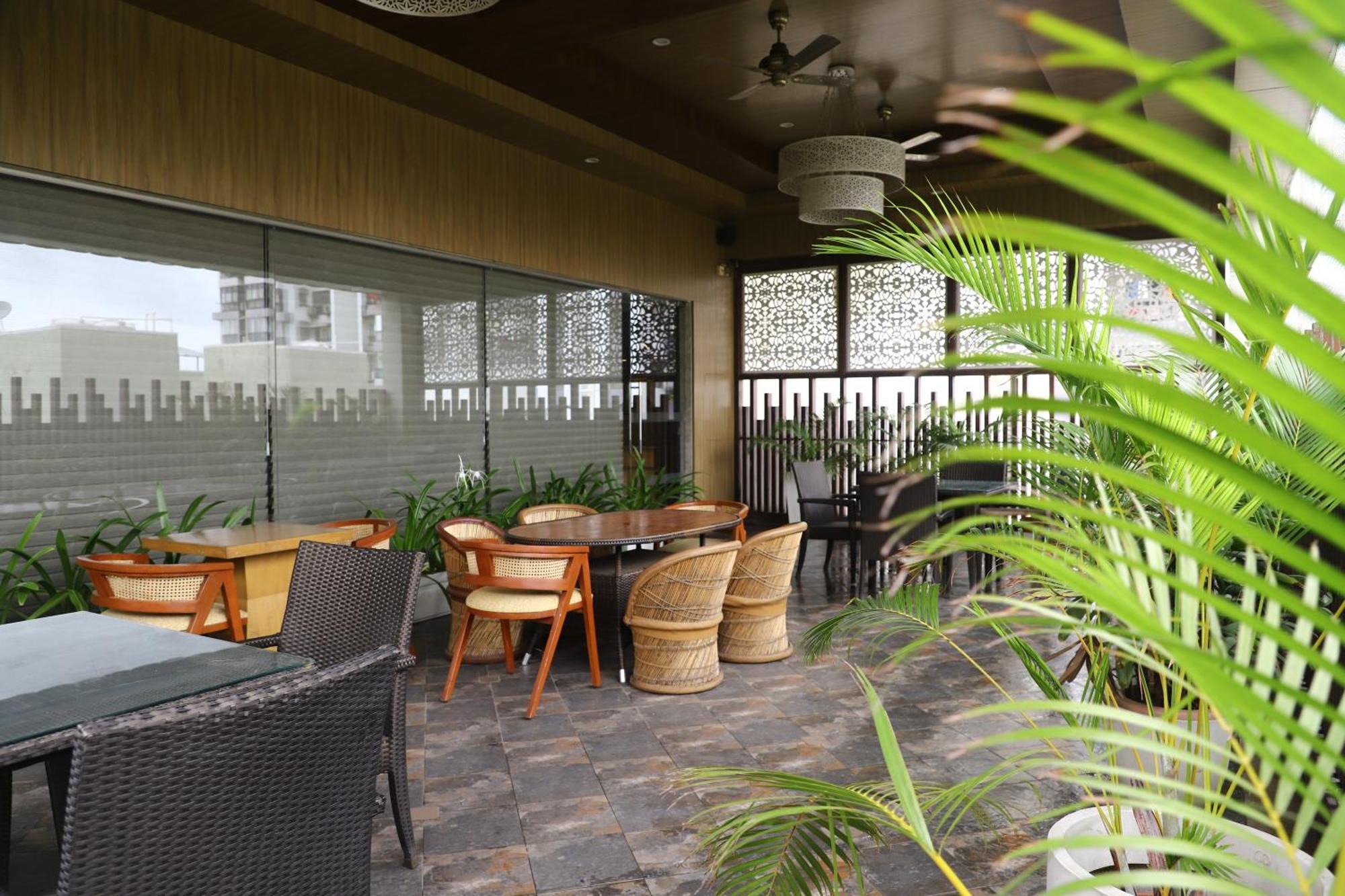 Efcee Sarovar Premiere Bhavnagar Extérieur photo