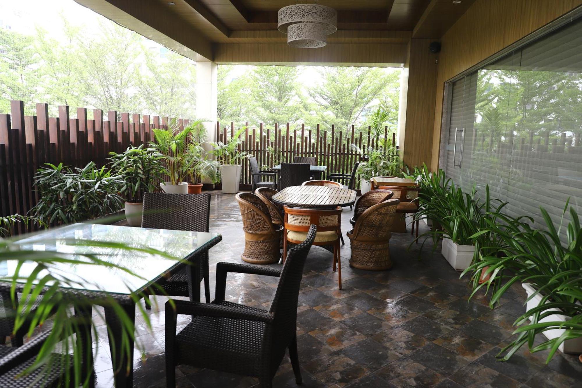Efcee Sarovar Premiere Bhavnagar Extérieur photo
