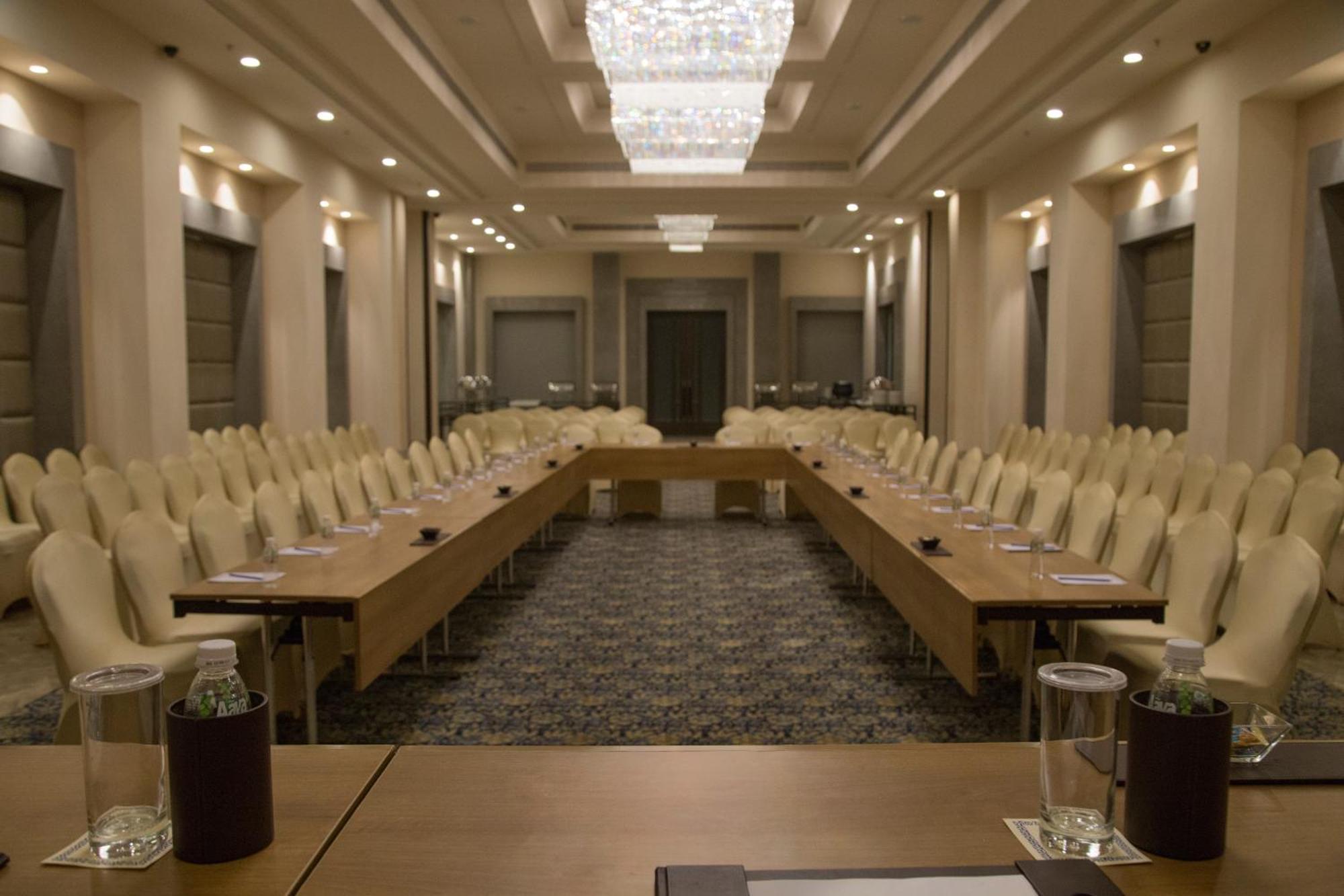 Efcee Sarovar Premiere Bhavnagar Extérieur photo