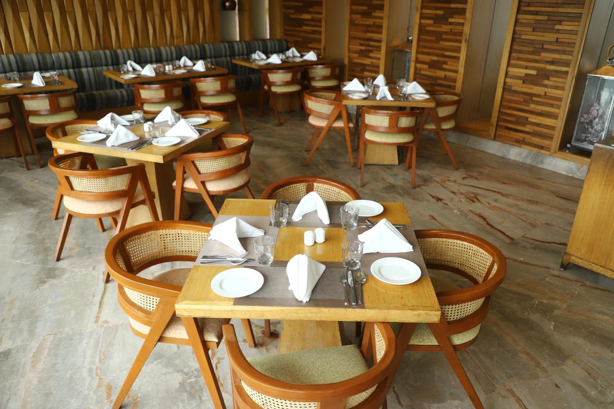 Efcee Sarovar Premiere Bhavnagar Extérieur photo
