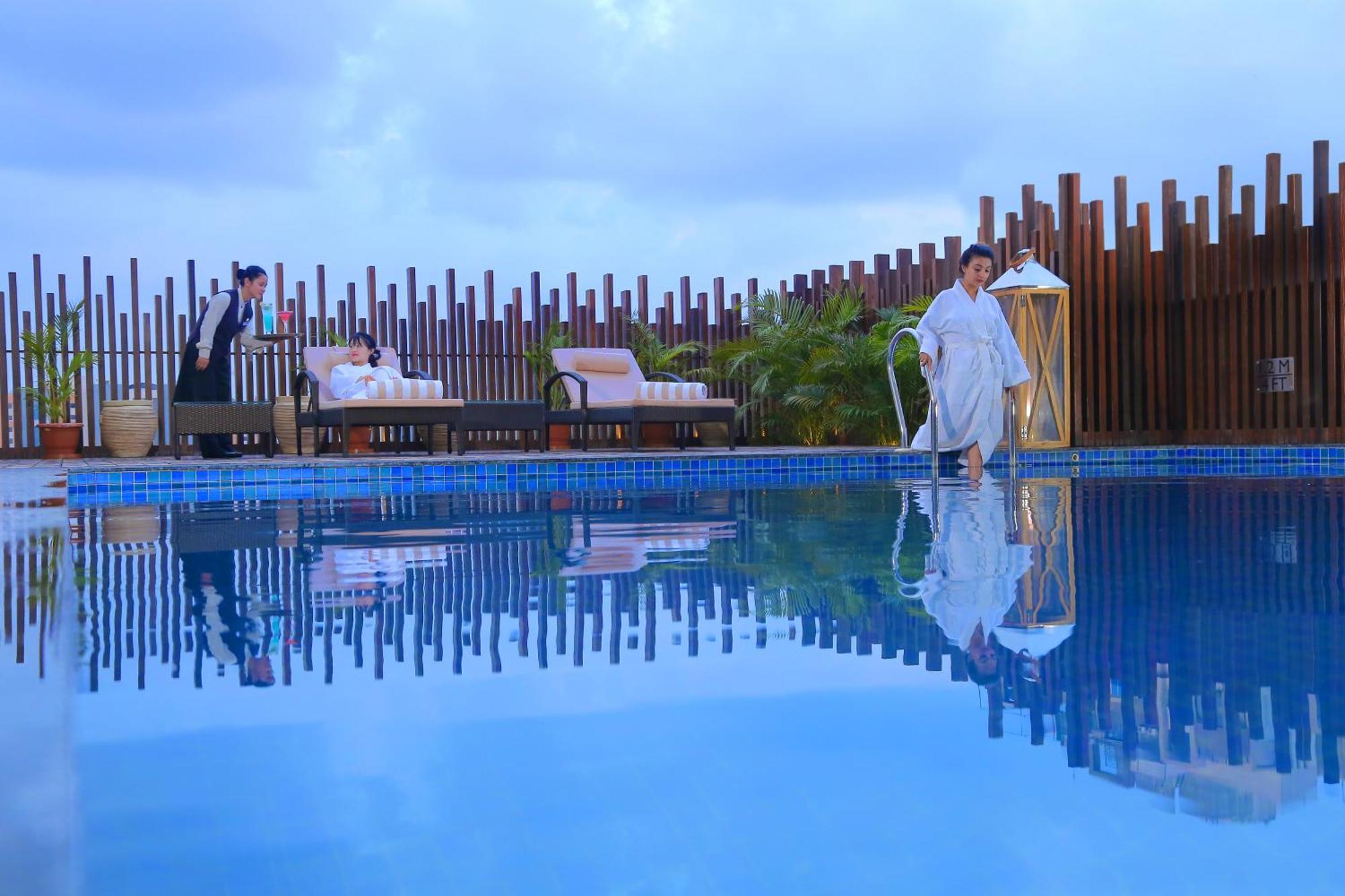 Efcee Sarovar Premiere Bhavnagar Extérieur photo