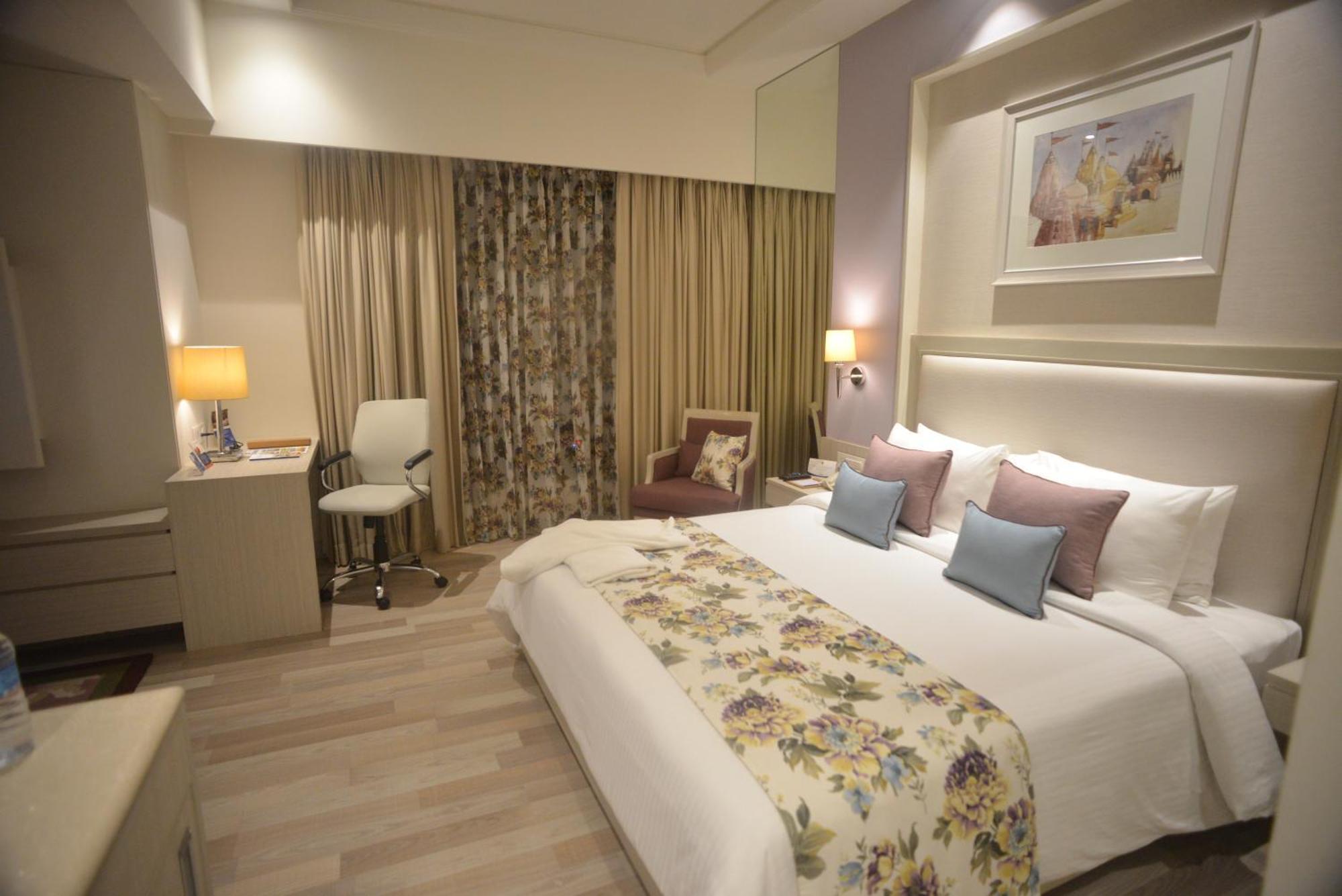Efcee Sarovar Premiere Bhavnagar Extérieur photo