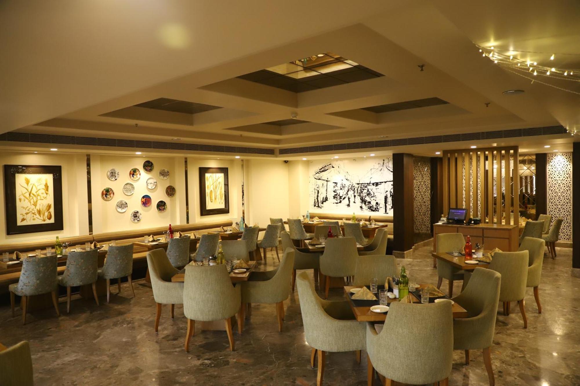 Efcee Sarovar Premiere Bhavnagar Extérieur photo