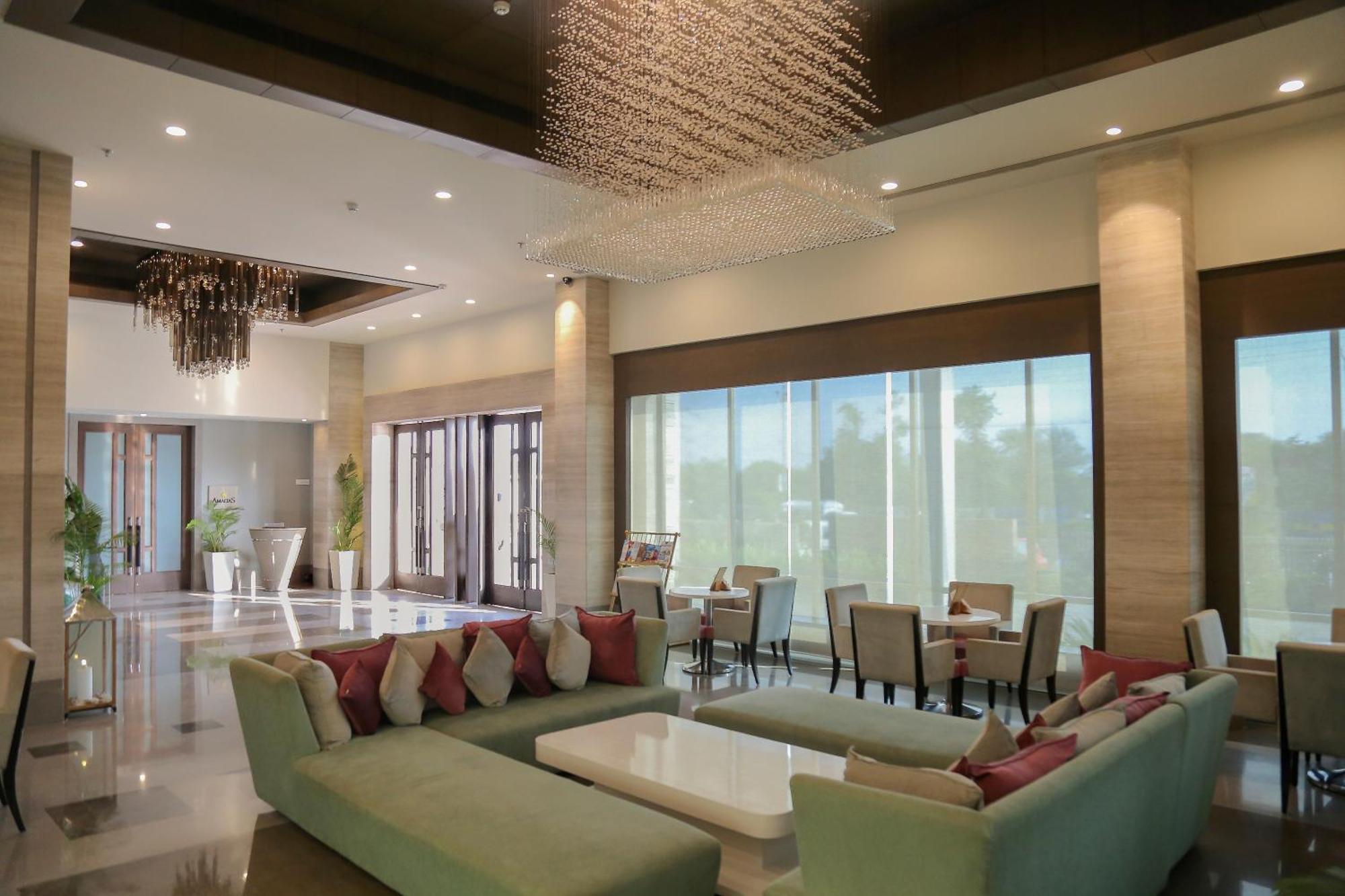 Efcee Sarovar Premiere Bhavnagar Extérieur photo