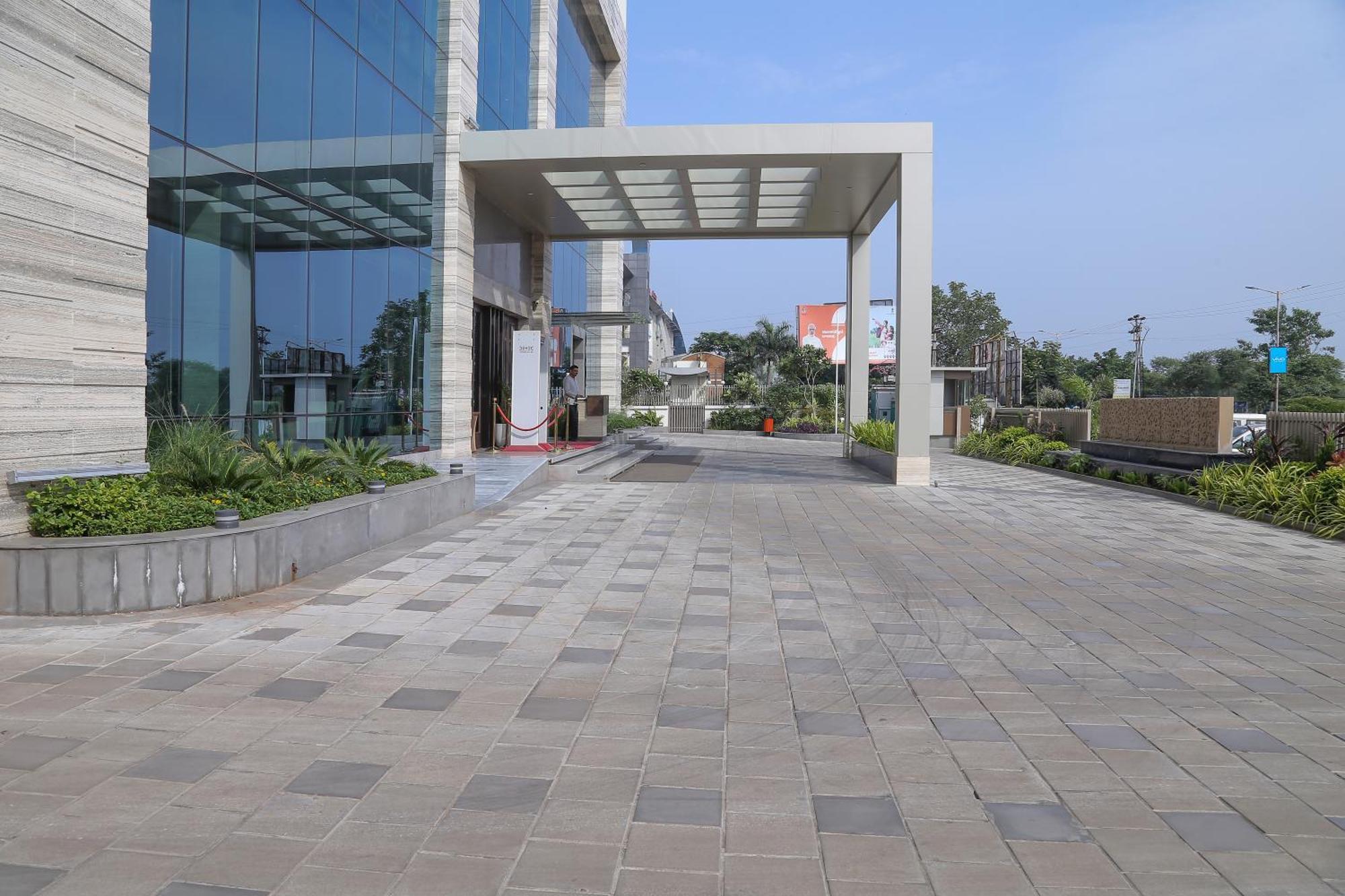 Efcee Sarovar Premiere Bhavnagar Extérieur photo