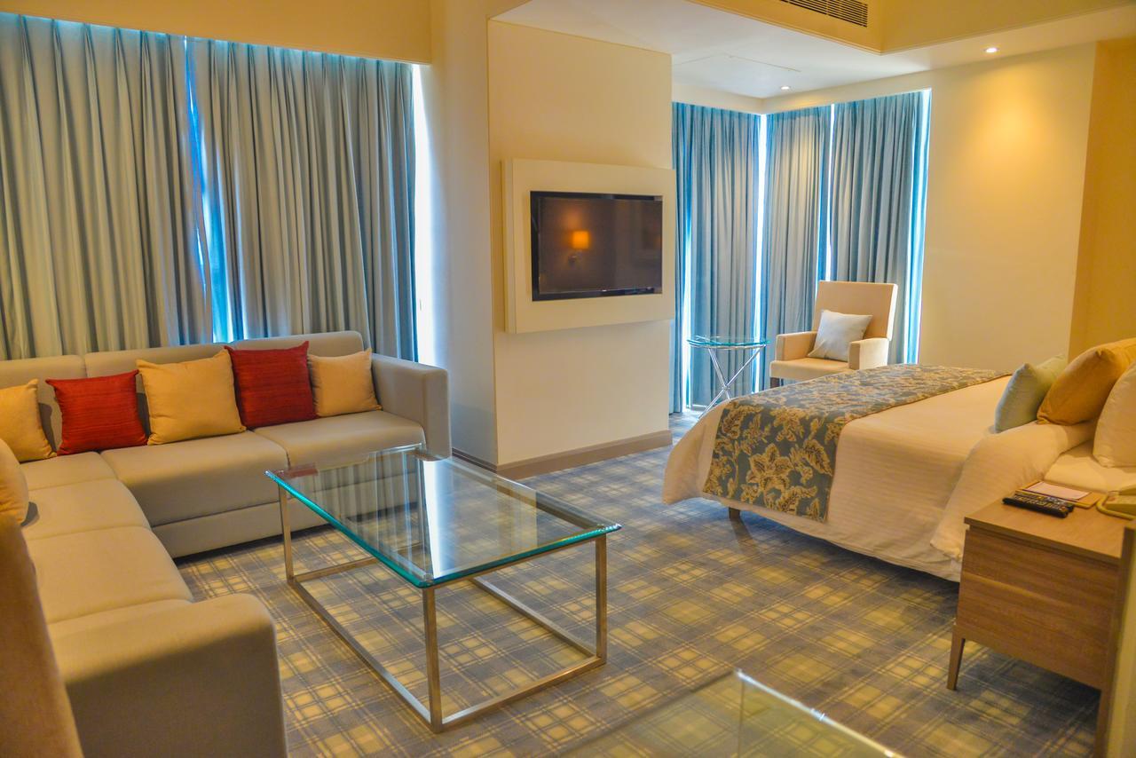 Efcee Sarovar Premiere Bhavnagar Extérieur photo